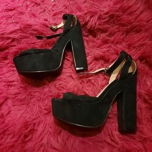 Black high heels US6 (small)